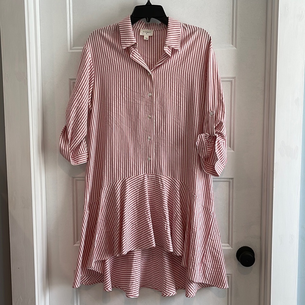 NWOT Everly Womens Hi low strip dress | size small | D-11